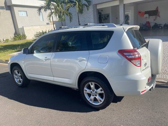 TOYOTA RAV4 2.4 4X2 16V GASOLINA 4P AUTOMÁTICO